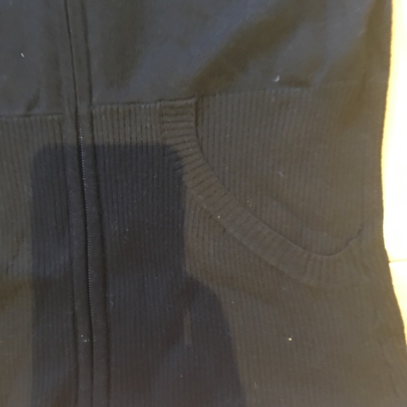 Like new Guess Sweater hoodie - Picture 7 of 8